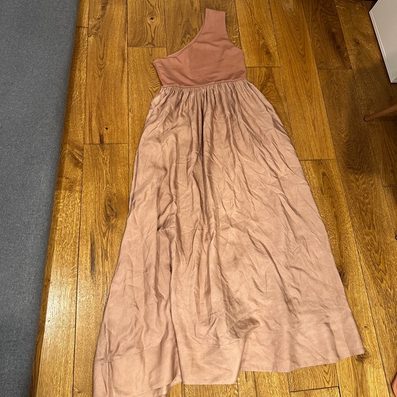 Cynthia Rowley Dresses & Skirts - Cynthia Rowley one shoulder gown